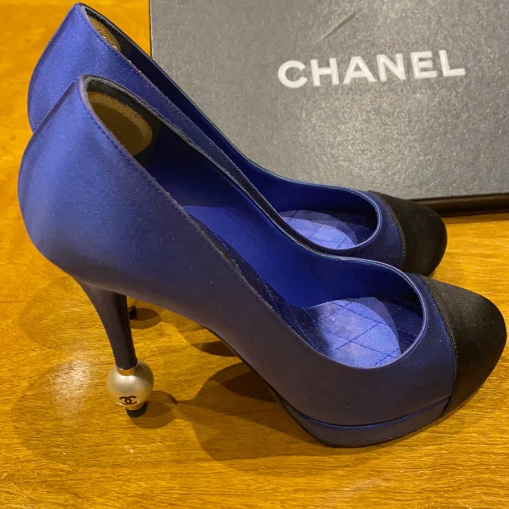 100% Authentic Chanel heels. Only tried on.